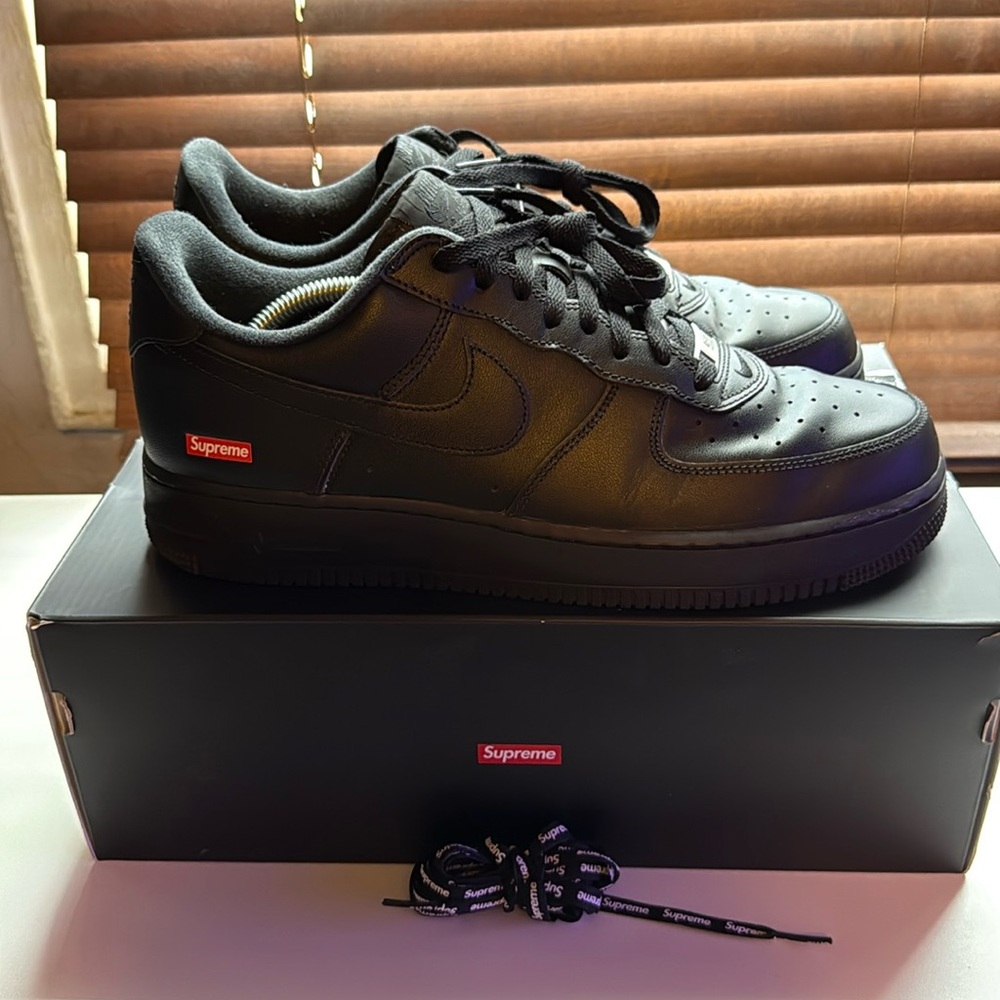 Nike Air Force 1 Low SP in Black